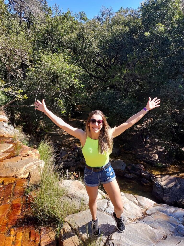 Imagem mostra cachoeira Vale das Borboletas em São Thomé das Letras.