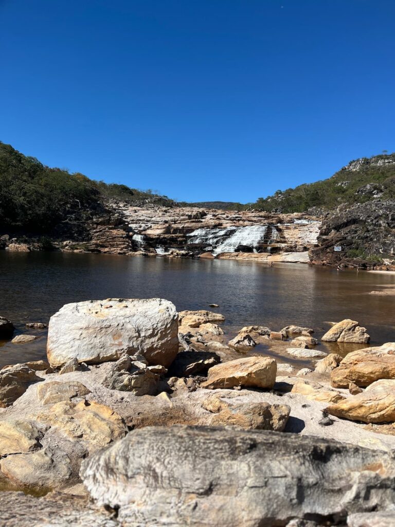 Imagem mostra Cachoeira do Telésforo, uma das mais belas cachoeiras em Diamantina.