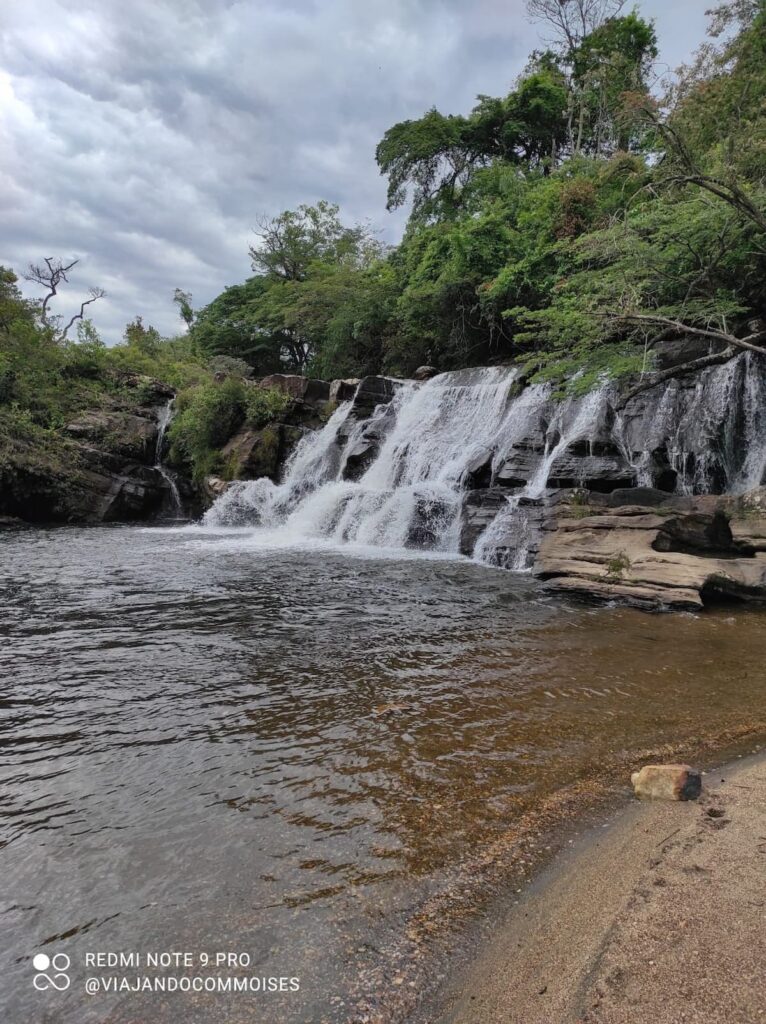 Imagem mostra Cachoeira da Zilda, um dos destinos para viajar de férias em Minas Gerais.
