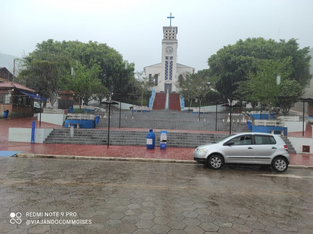 Imagem mostra cidade de Gonçalves em Minas Gerais.