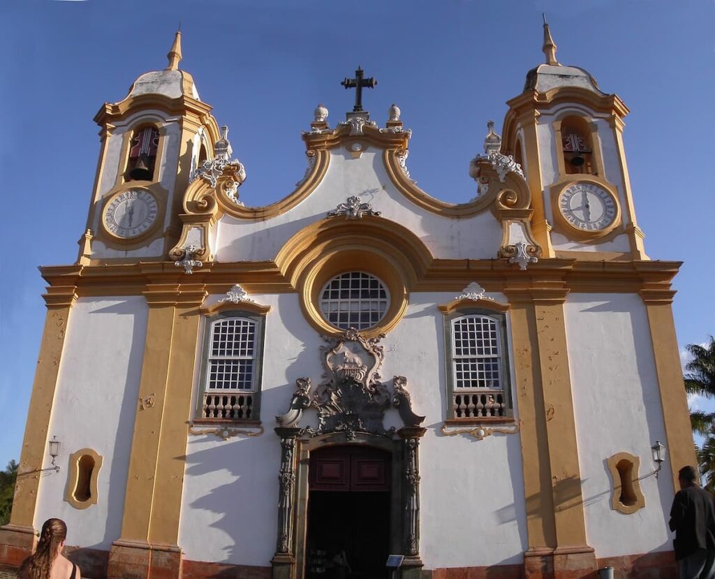 Imagem mostra Igreja Matriz de Santo Antônio, um dos principais pontos turísticos de Tiradentes.